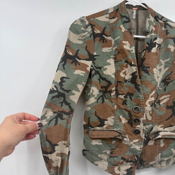 Free People Blazer Women 0 Green Camouflage Fitted Jacket Buttons Army Knit - Picture 3 of 12